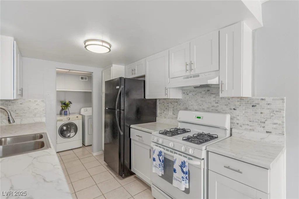 2432 Spanish, Las Vegas, NV 89108