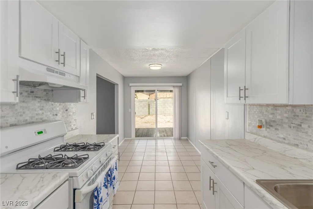 2432 Spanish, Las Vegas, NV 89108