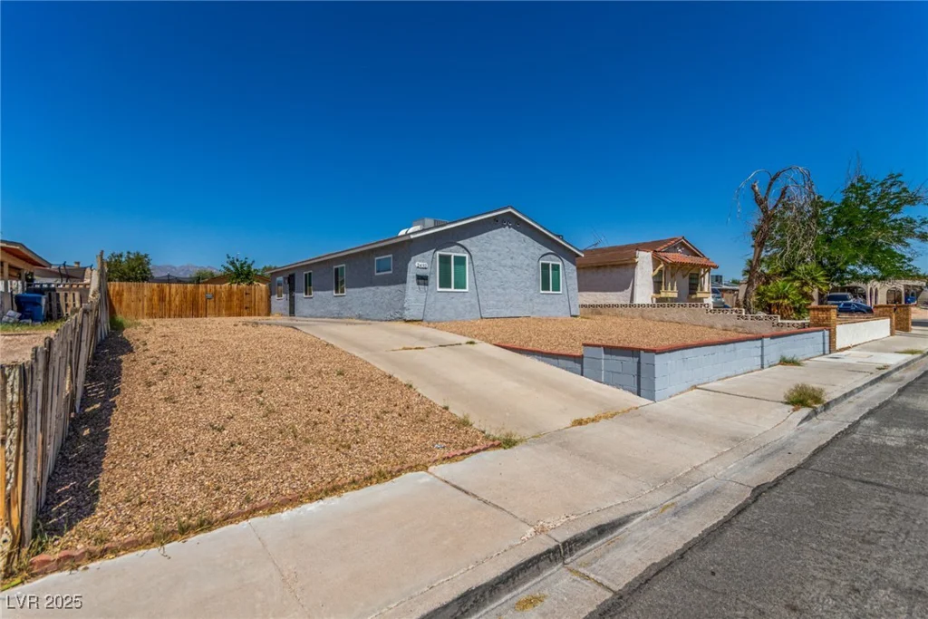 2432 Spanish, Las Vegas, NV 89108