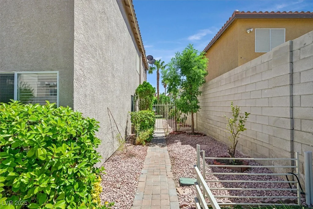 9746 Driftwood Island, Las Vegas, NV 89148