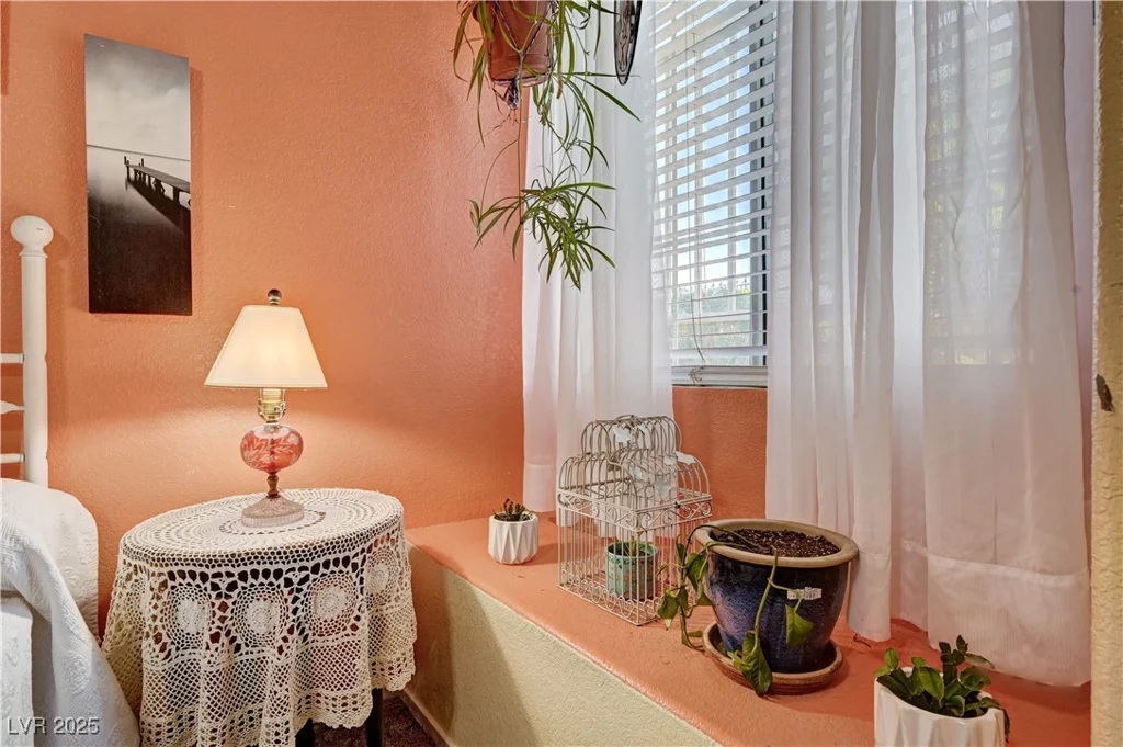 2725 Nellis, Las Vegas, NV 89121
