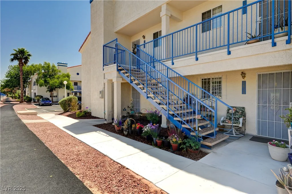 2725 Nellis, Las Vegas, NV 89121