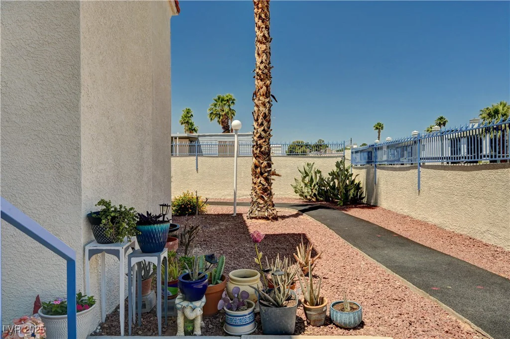 2725 Nellis, Las Vegas, NV 89121