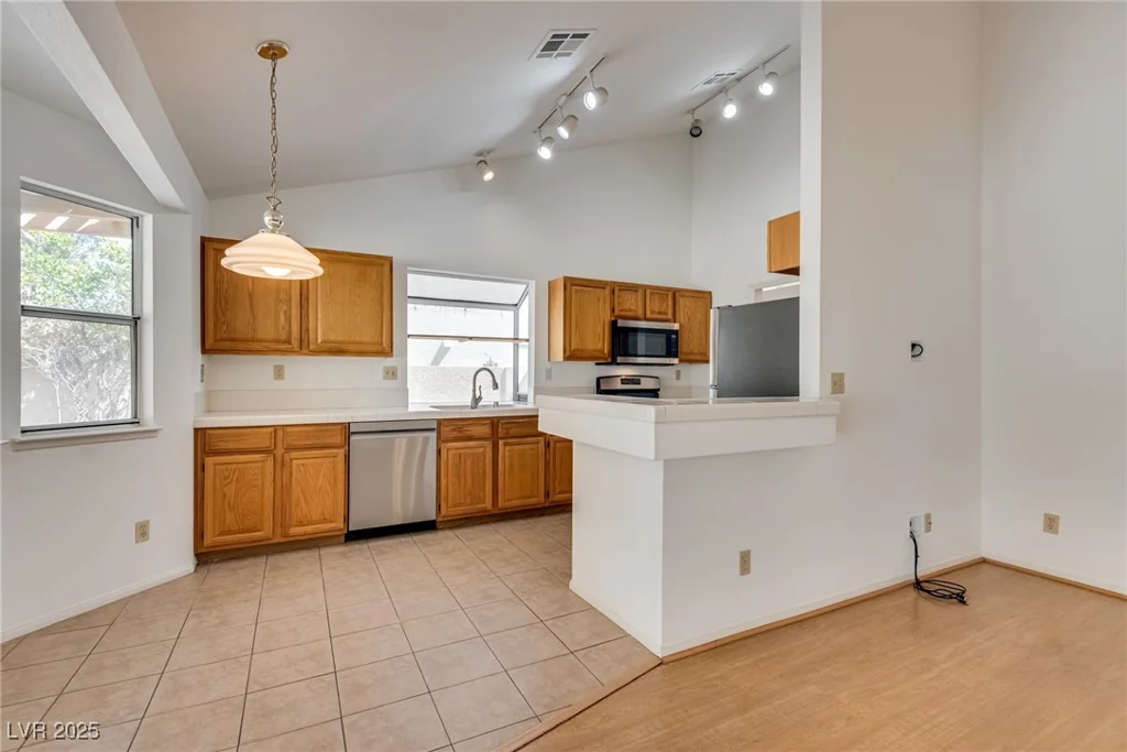 2904 Channel Bay, Las Vegas, NV 89128
