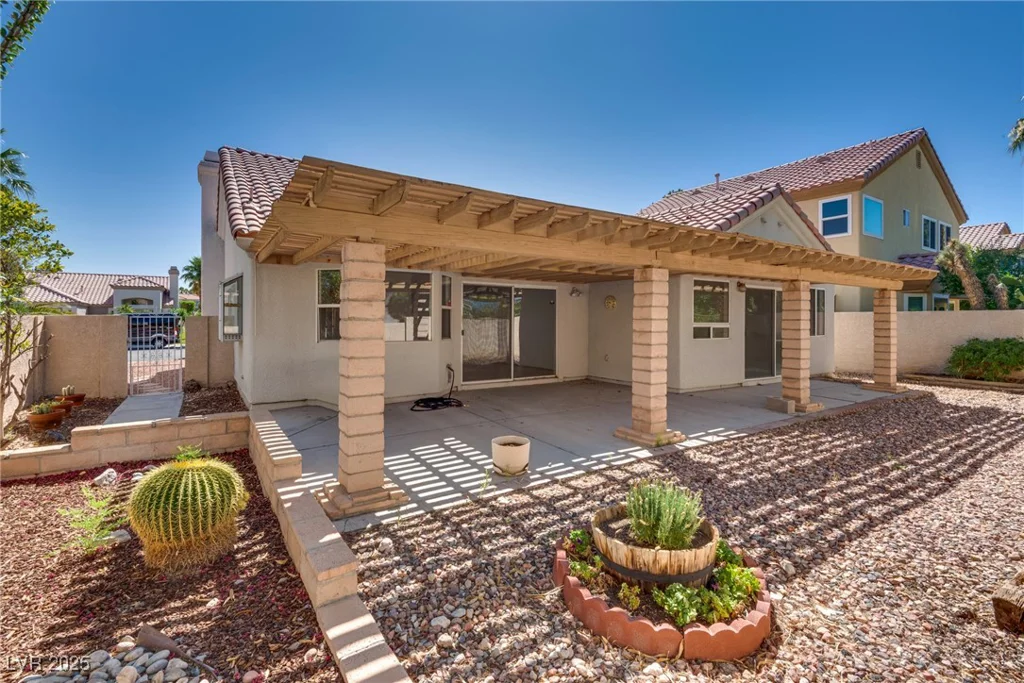 2904 Channel Bay, Las Vegas, NV 89128