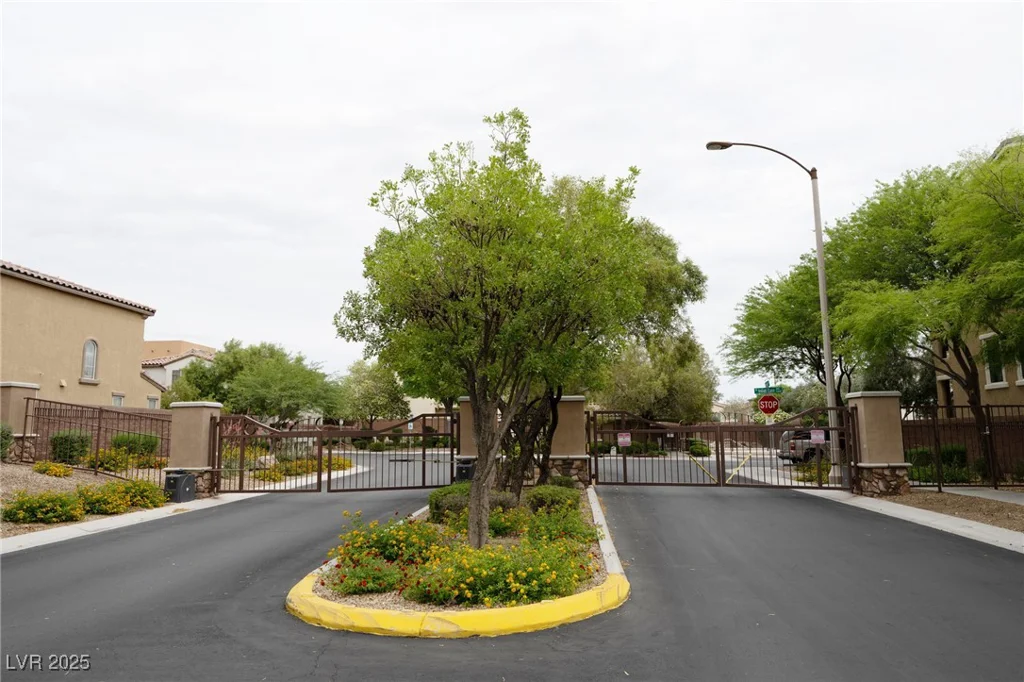 9312 Poseidon Valley, Las Vegas, NV 89178