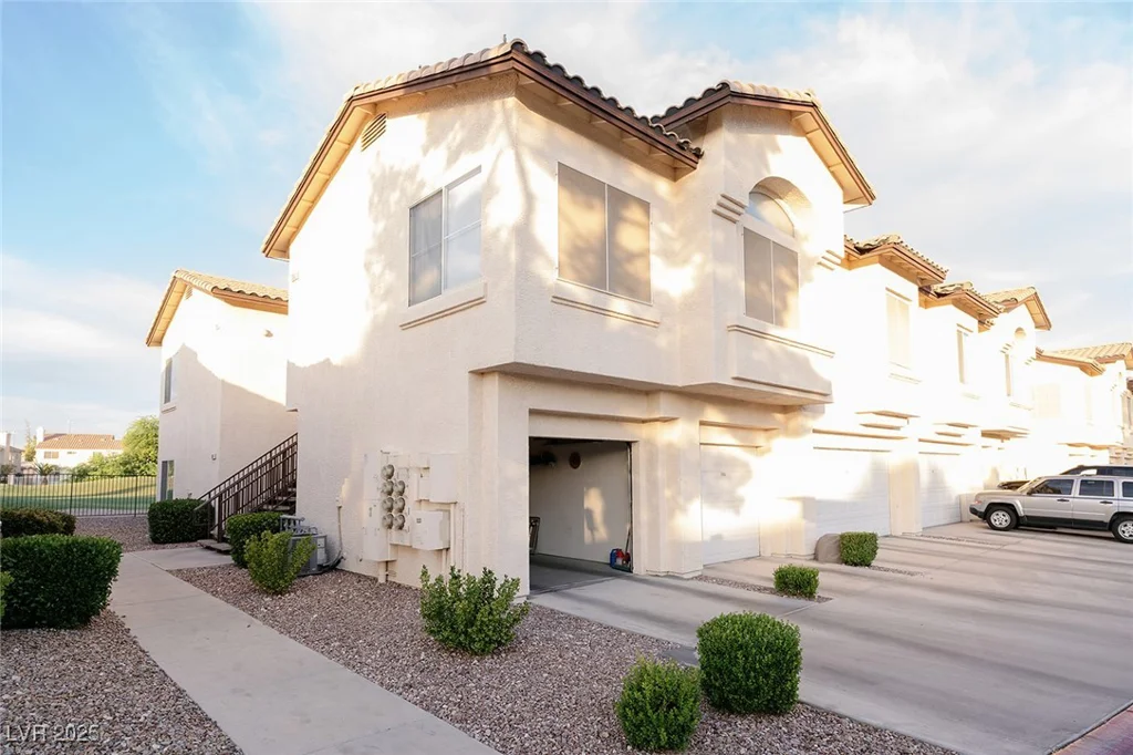 4970 Black Bear, Las Vegas, NV 89149