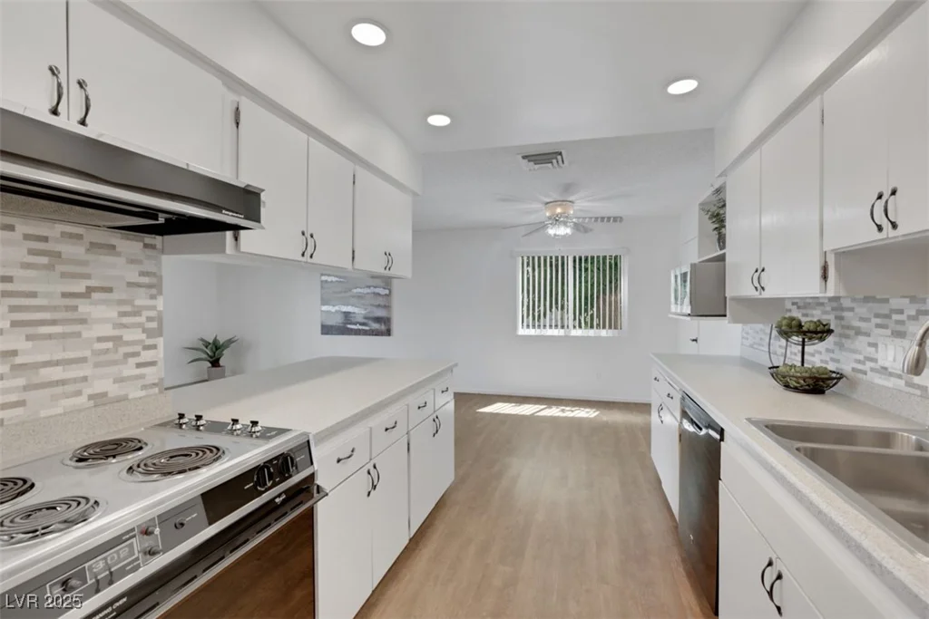415 Emerald, Henderson, NV 89002