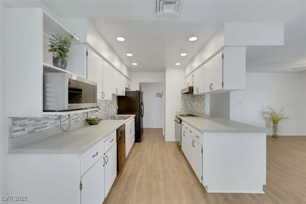 415 Emerald, Henderson, NV 89002