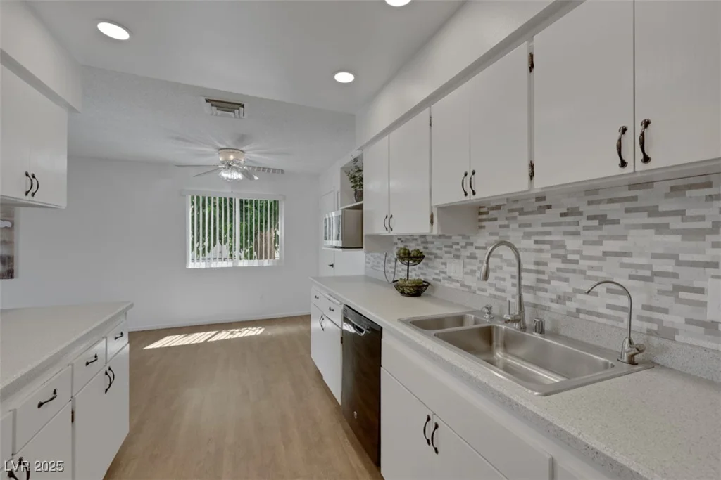 415 Emerald, Henderson, NV 89002