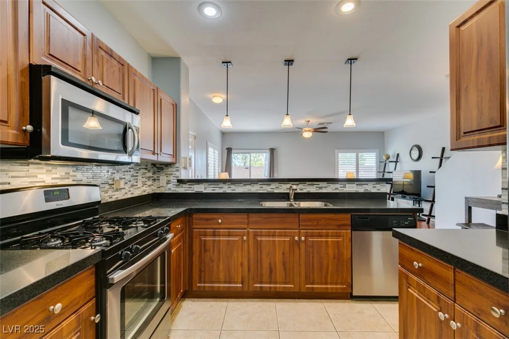 9362 Straw Hays, Las Vegas, NV 89178