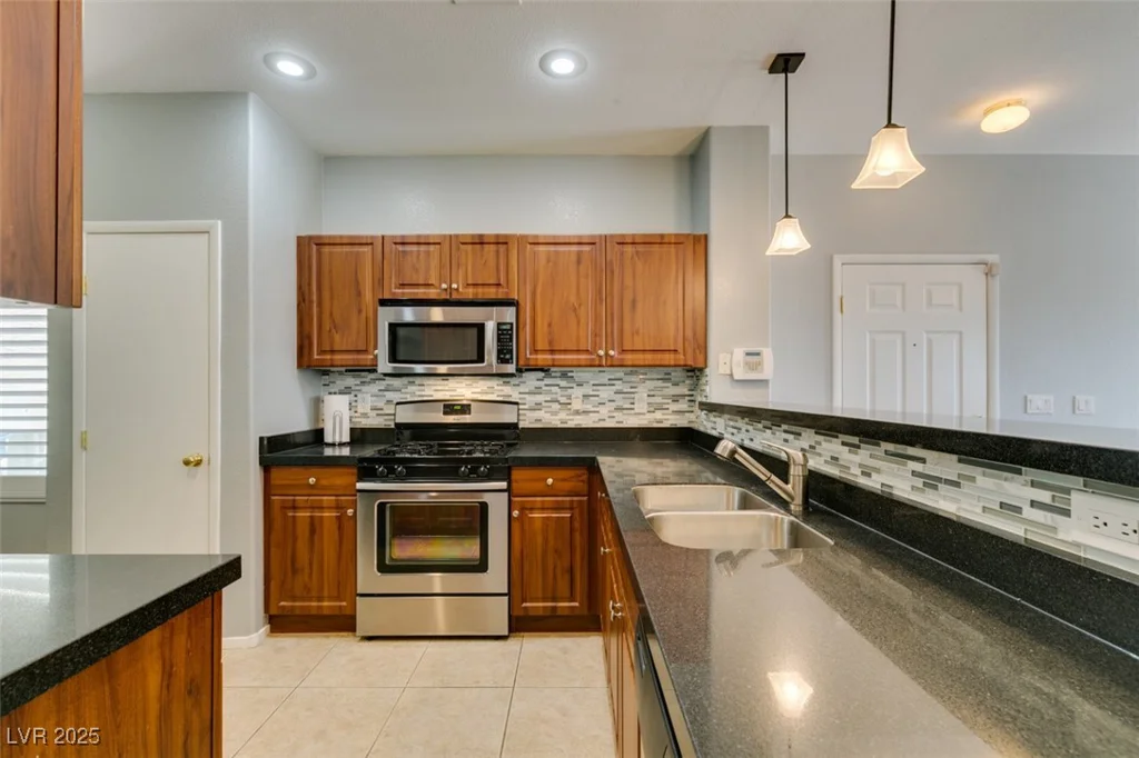 9362 Straw Hays, Las Vegas, NV 89178