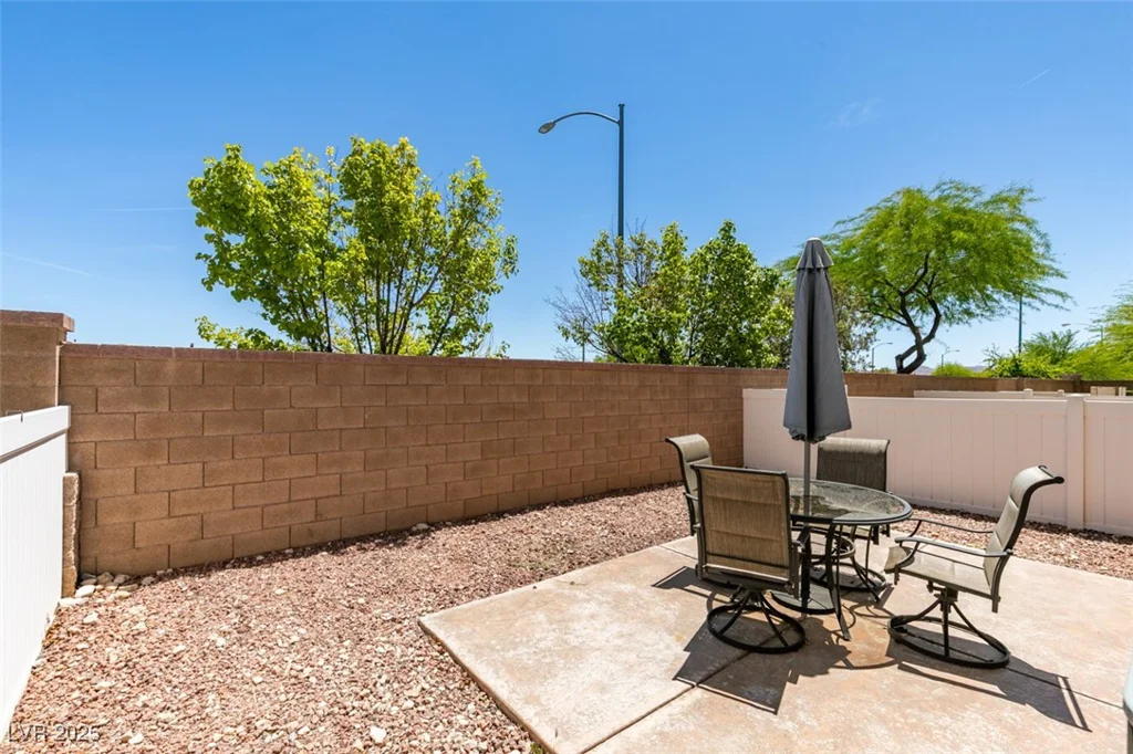 9362 Straw Hays, Las Vegas, NV 89178