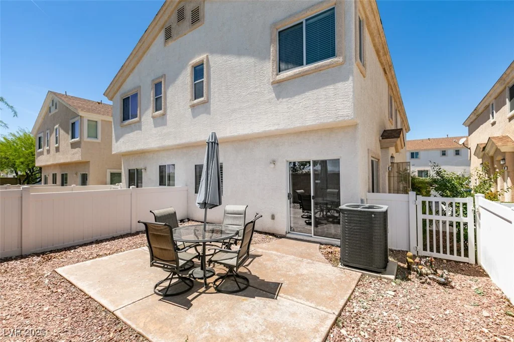 9362 Straw Hays, Las Vegas, NV 89178