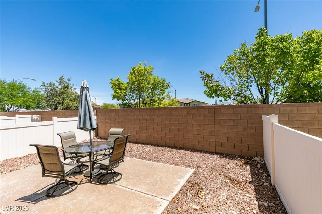 9362 Straw Hays, Las Vegas, NV 89178