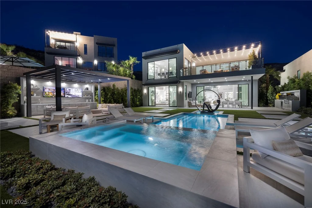 523 Overlook Rim, Henderson, NV 89012