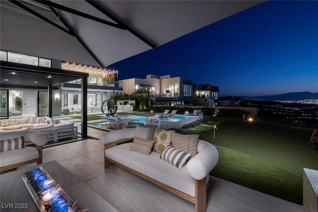 523 Overlook Rim, Henderson, NV 89012