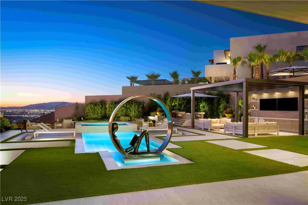 523 Overlook Rim, Henderson, NV 89012