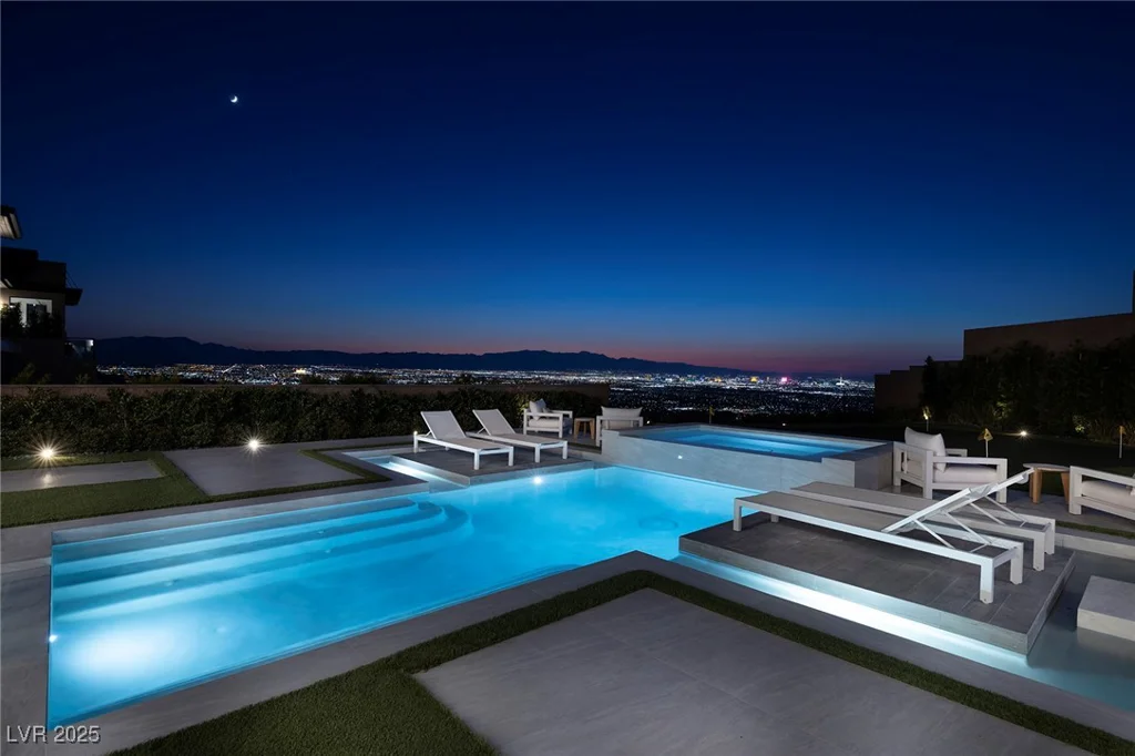 523 Overlook Rim, Henderson, NV 89012