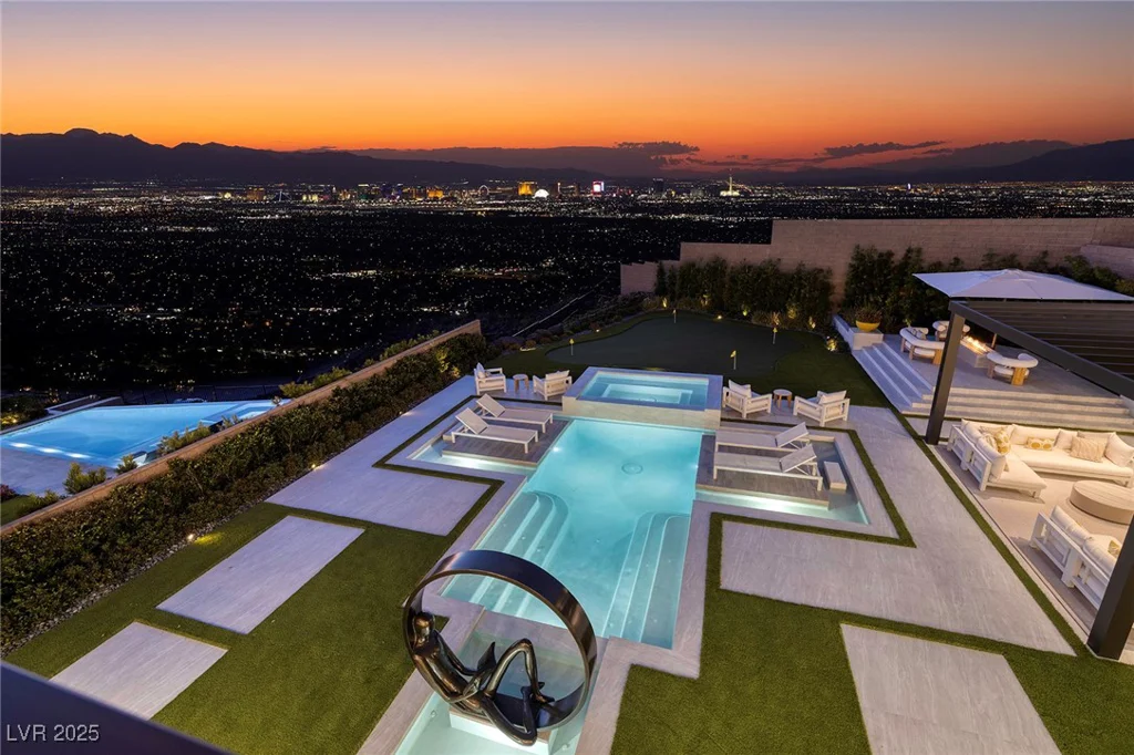 523 Overlook Rim, Henderson, NV 89012