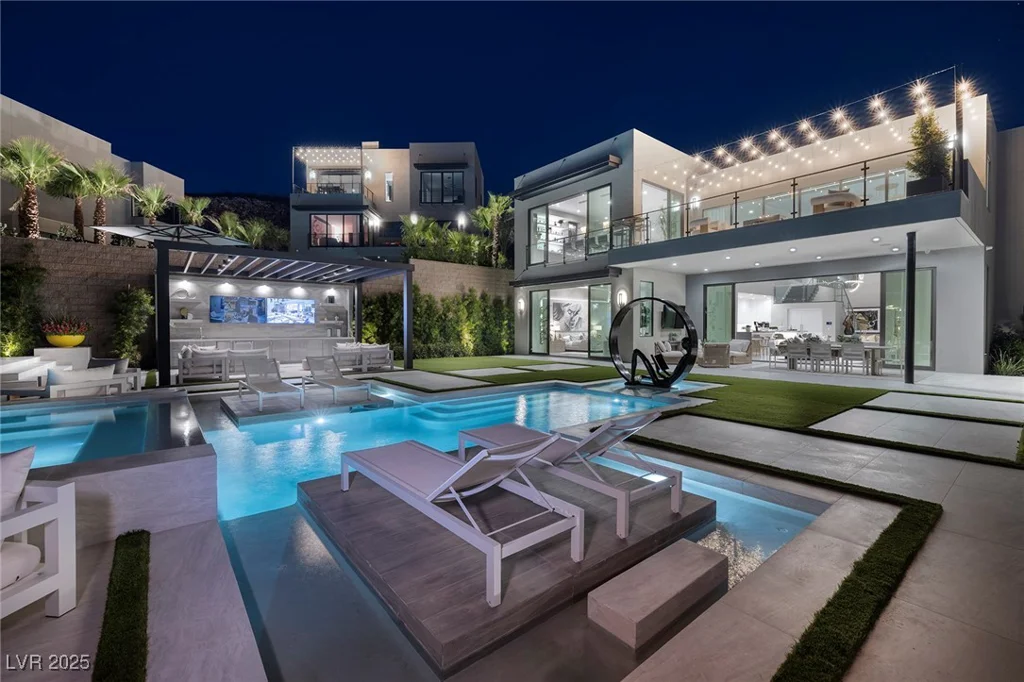 523 Overlook Rim, Henderson, NV 89012