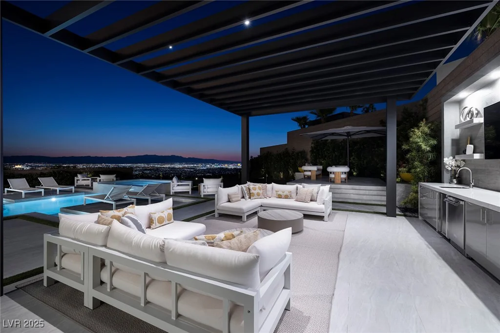 523 Overlook Rim, Henderson, NV 89012
