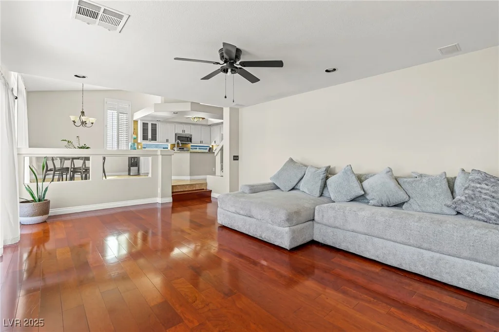 2080 Silver Breeze, Las Vegas, NV 89183