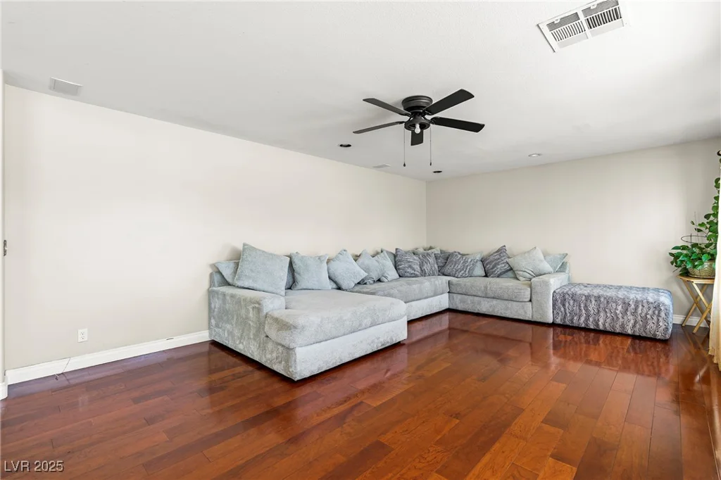 2080 Silver Breeze, Las Vegas, NV 89183