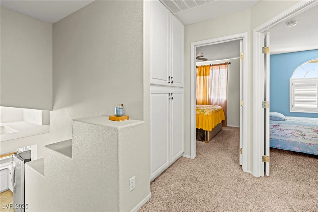 2080 Silver Breeze, Las Vegas, NV 89183