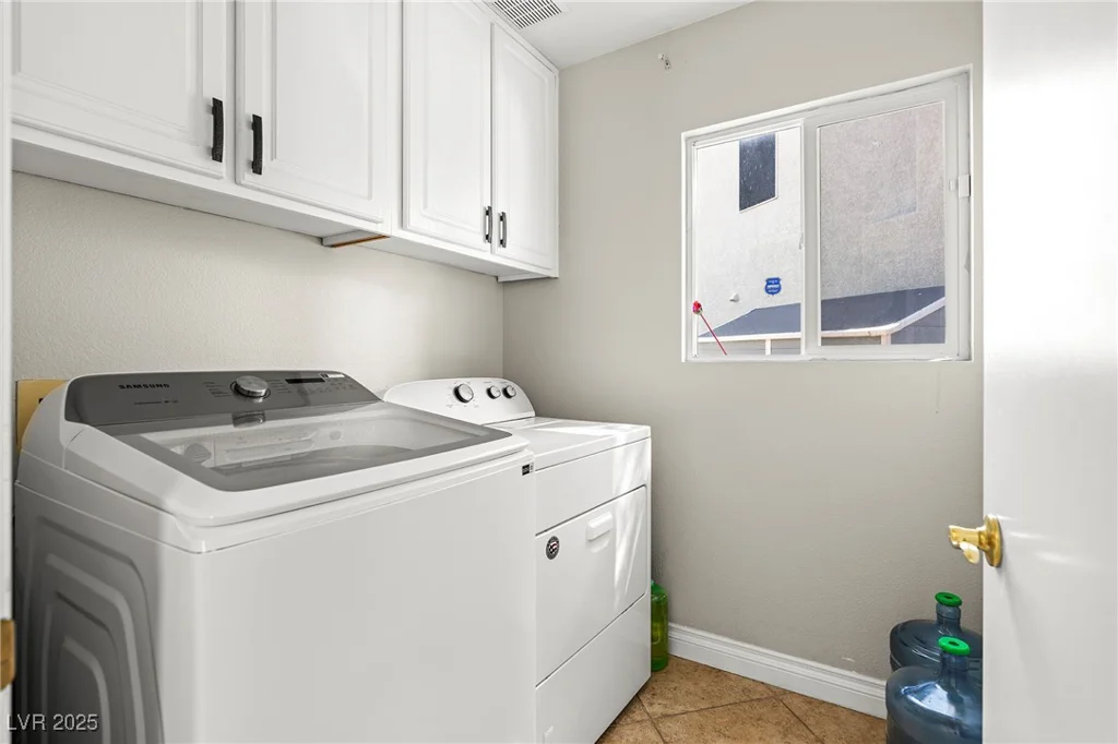 2080 Silver Breeze, Las Vegas, NV 89183