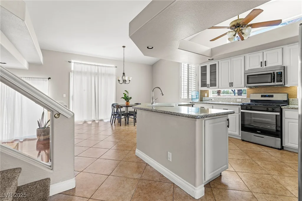 2080 Silver Breeze, Las Vegas, NV 89183