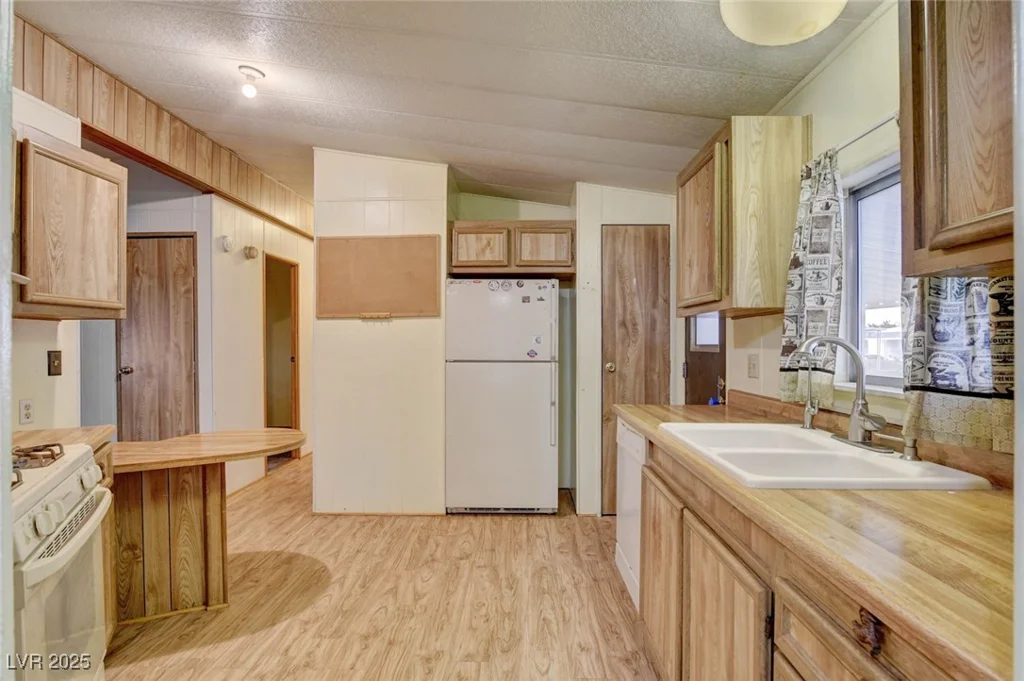 3418 Gulf Shores, Las Vegas, NV 89122