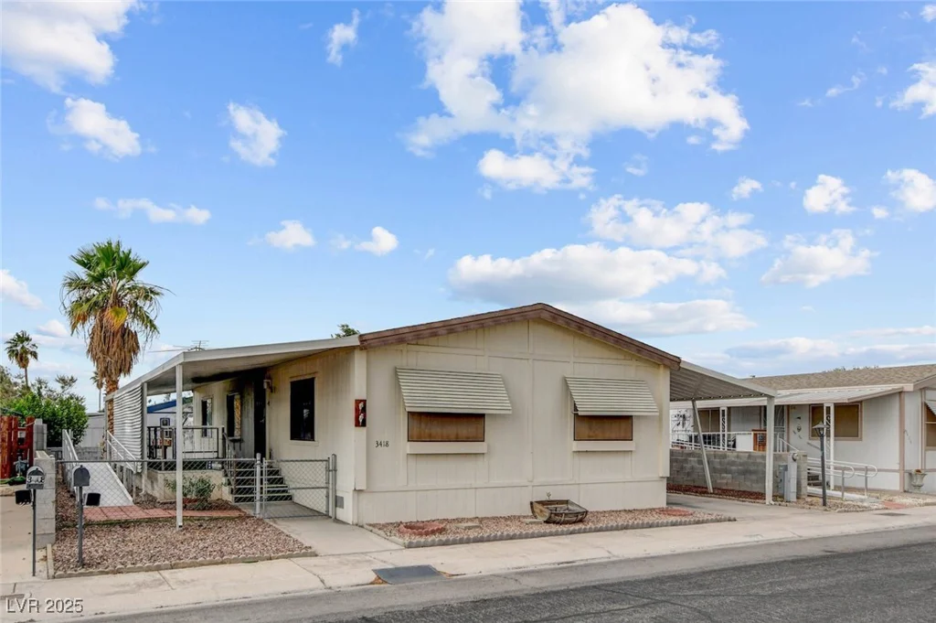 3418 Gulf Shores, Las Vegas, NV 89122