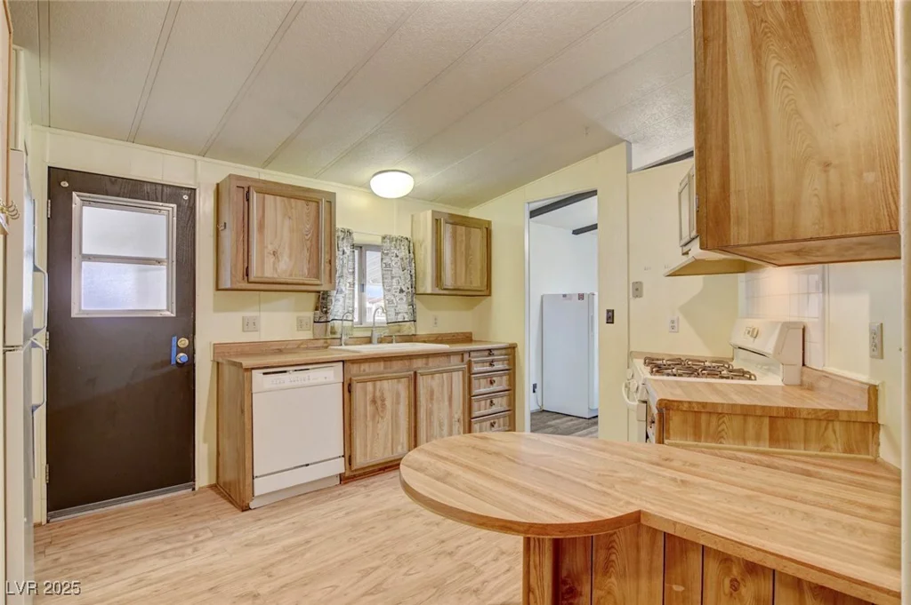 3418 Gulf Shores, Las Vegas, NV 89122