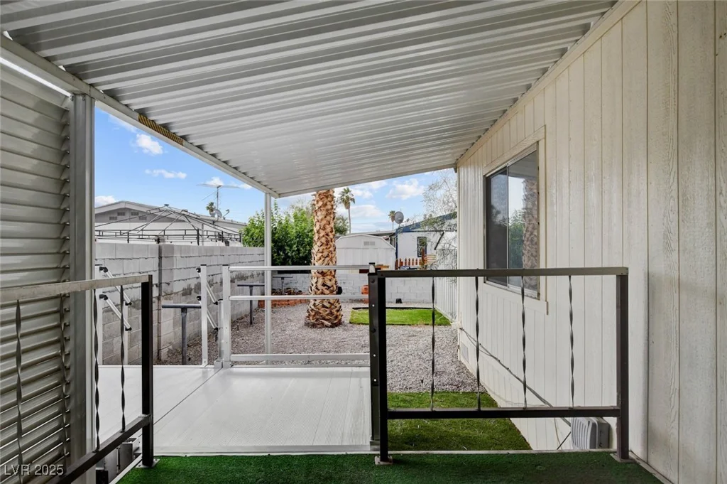 3418 Gulf Shores, Las Vegas, NV 89122