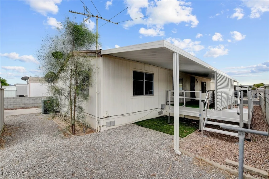 3418 Gulf Shores, Las Vegas, NV 89122