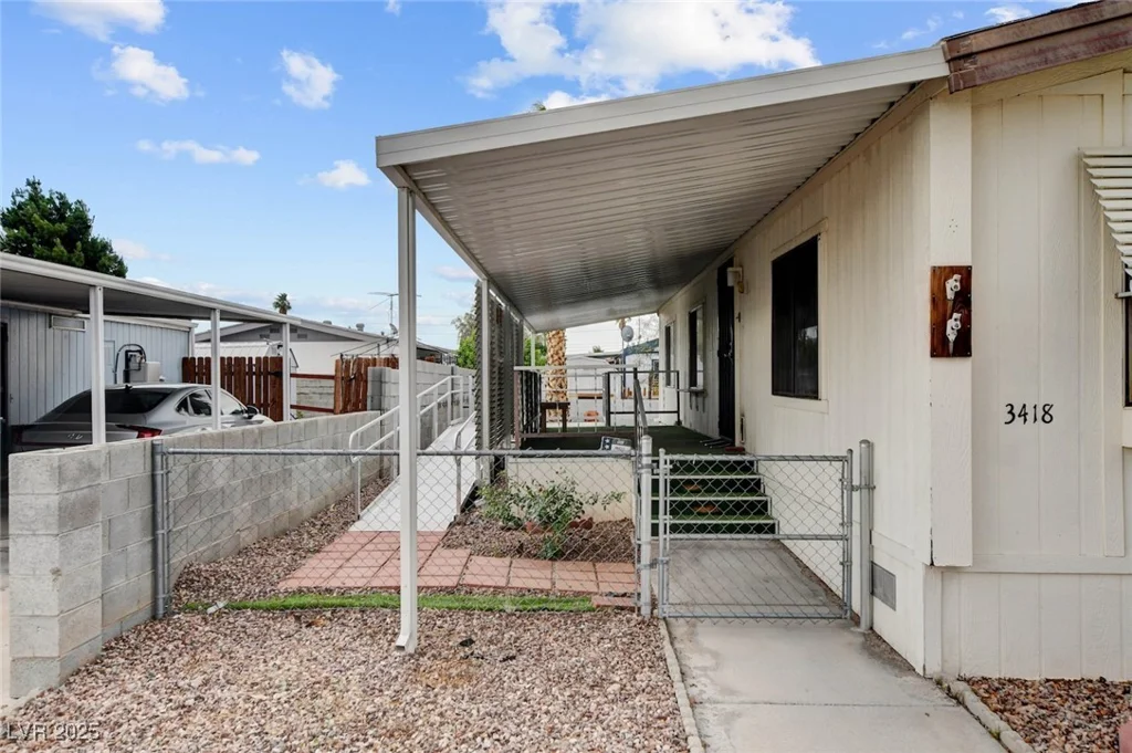3418 Gulf Shores, Las Vegas, NV 89122