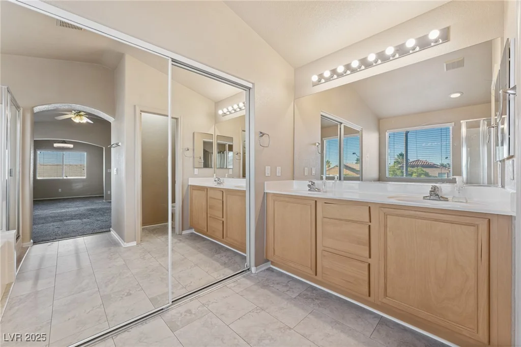 6804 Tropicaire, Las Vegas, NV 89149