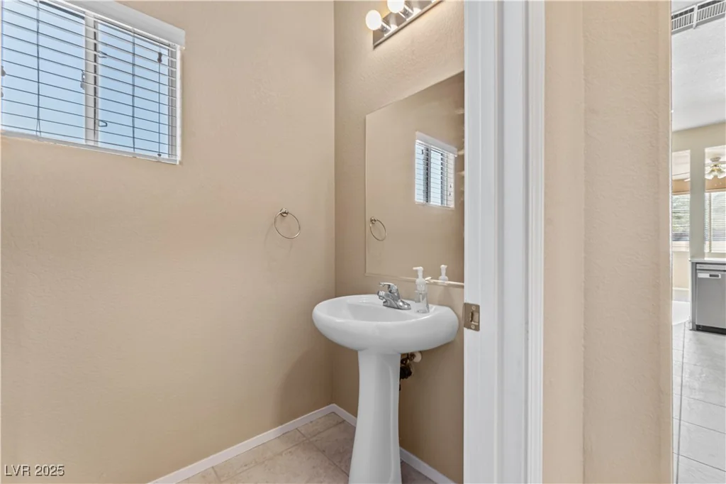 6804 Tropicaire, Las Vegas, NV 89149