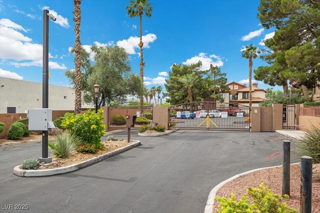 2995 Sunset, Las Vegas, NV 89120