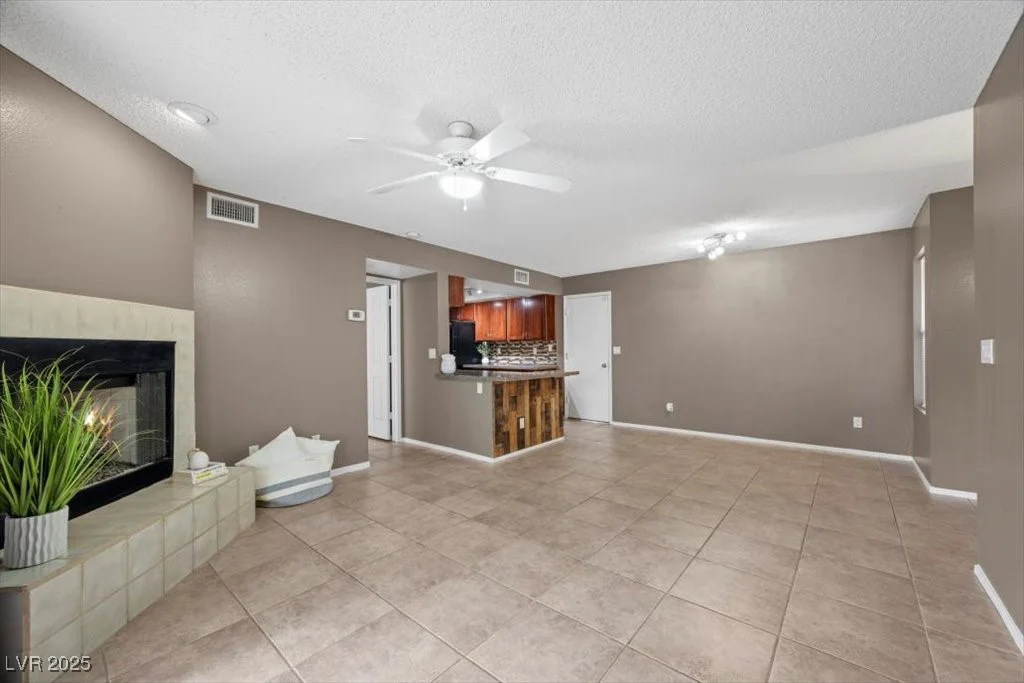 2995 Sunset, Las Vegas, NV 89120