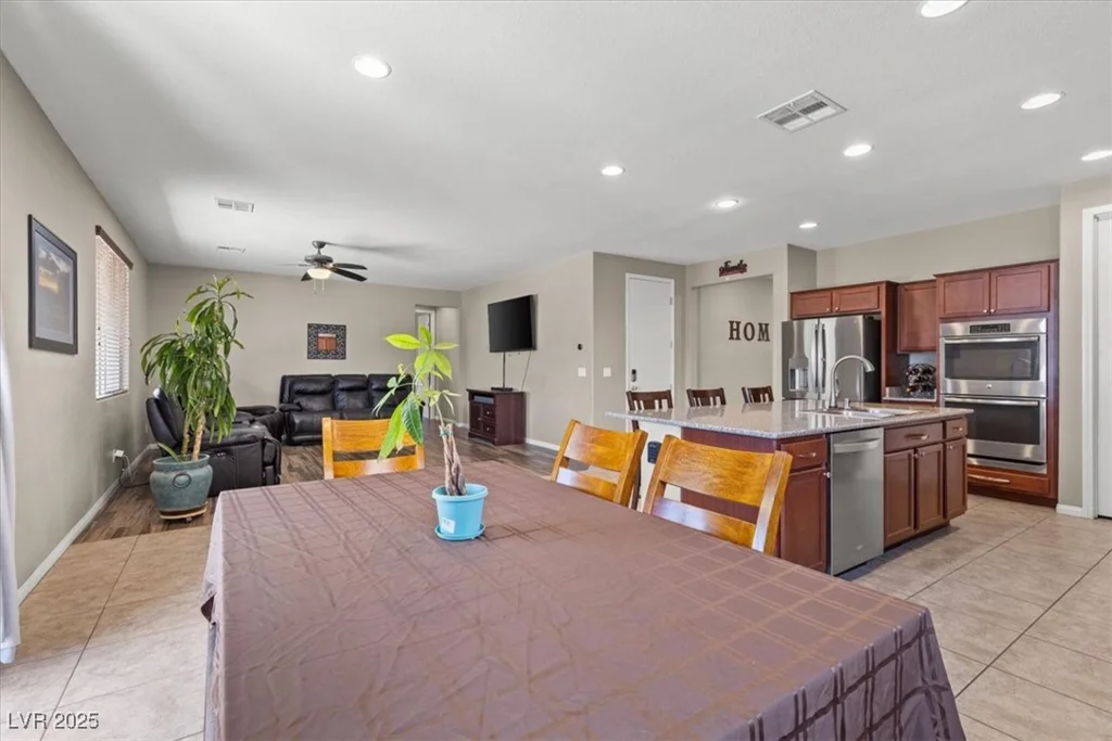 8925 Kenzie Cove, Las Vegas, NV 89131