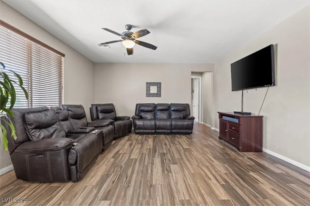 8925 Kenzie Cove, Las Vegas, NV 89131