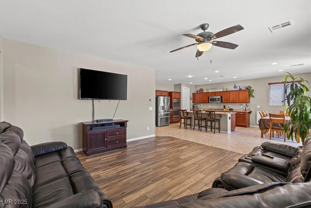8925 Kenzie Cove, Las Vegas, NV 89131