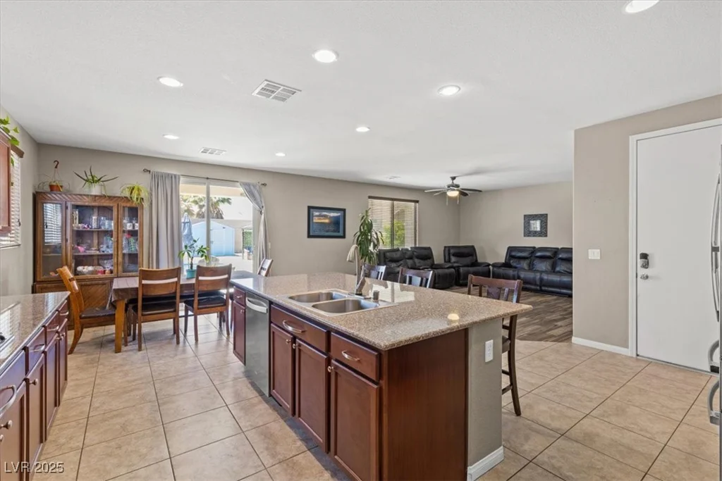 8925 Kenzie Cove, Las Vegas, NV 89131