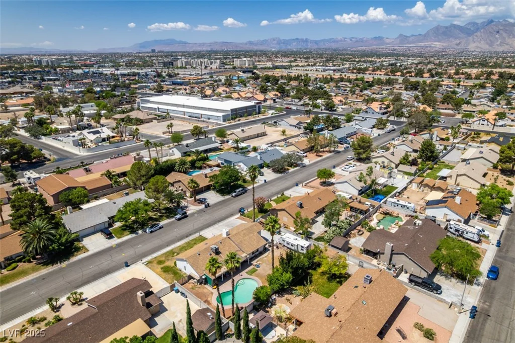 6710 Rocking Horse, Las Vegas, NV 89108