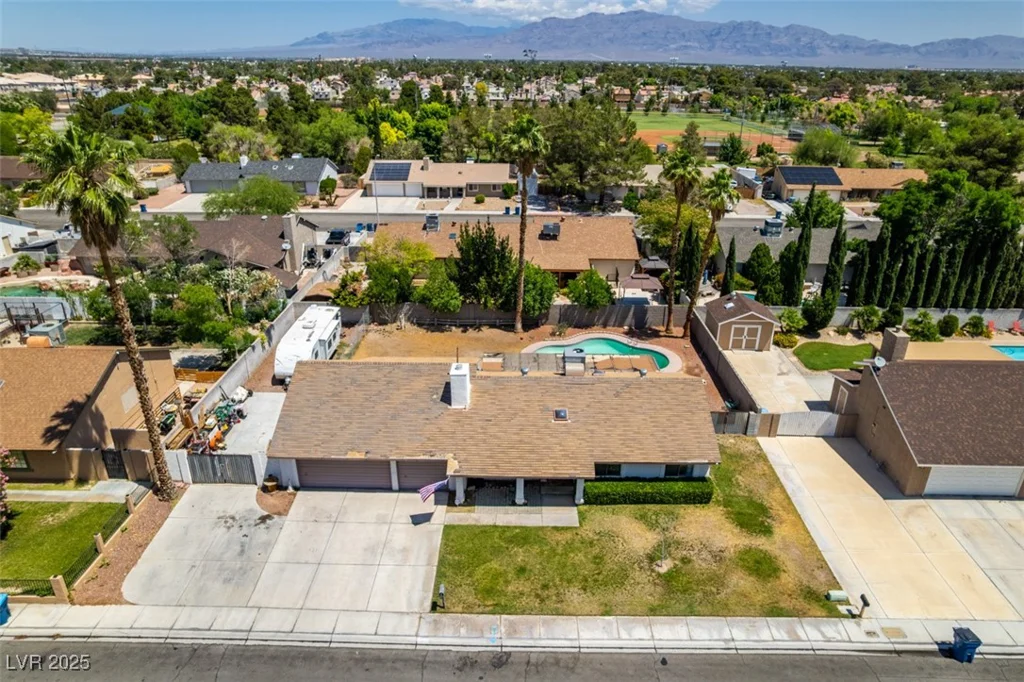 6710 Rocking Horse, Las Vegas, NV 89108