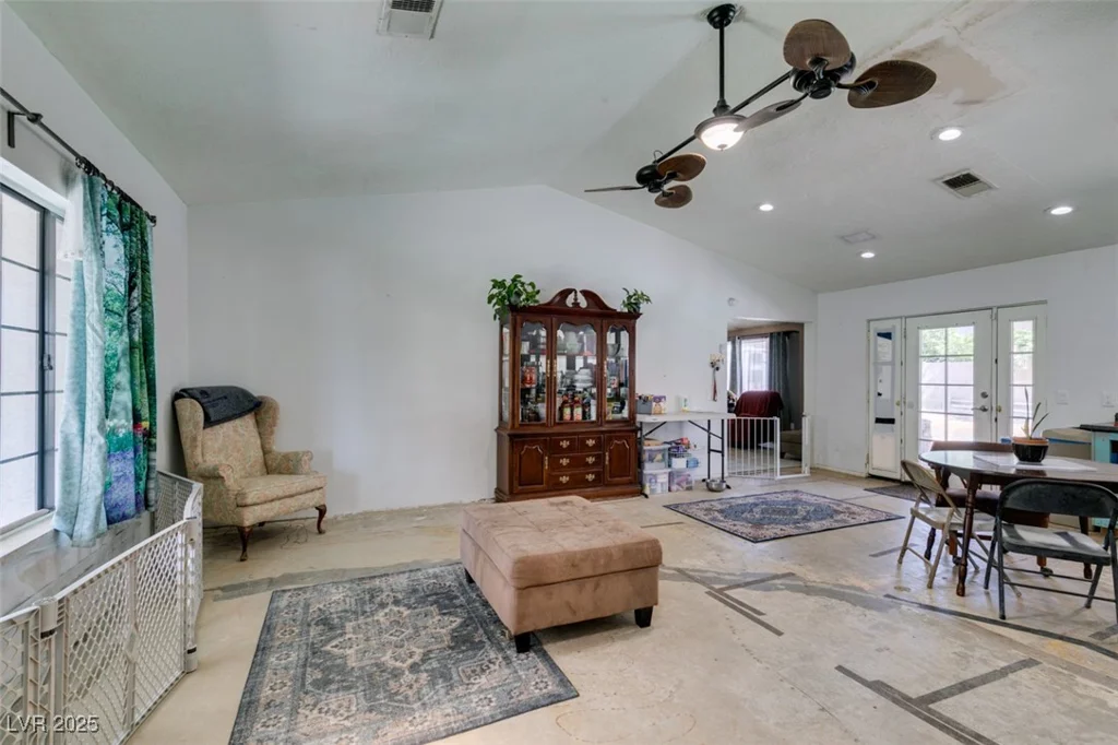 6710 Rocking Horse, Las Vegas, NV 89108