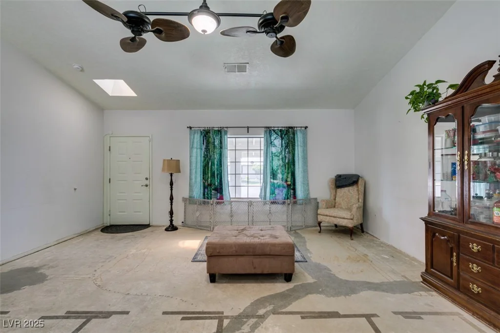 6710 Rocking Horse, Las Vegas, NV 89108