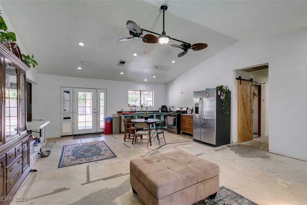 6710 Rocking Horse, Las Vegas, NV 89108